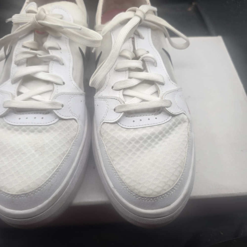 Nike‎ White Athletic Shoes
